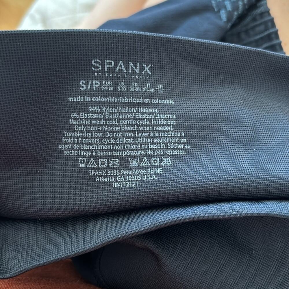 SPANX Women's Spanx Leggings Look at Me Now Seamless Moto Workout Small $88 - Picture 7 of 9